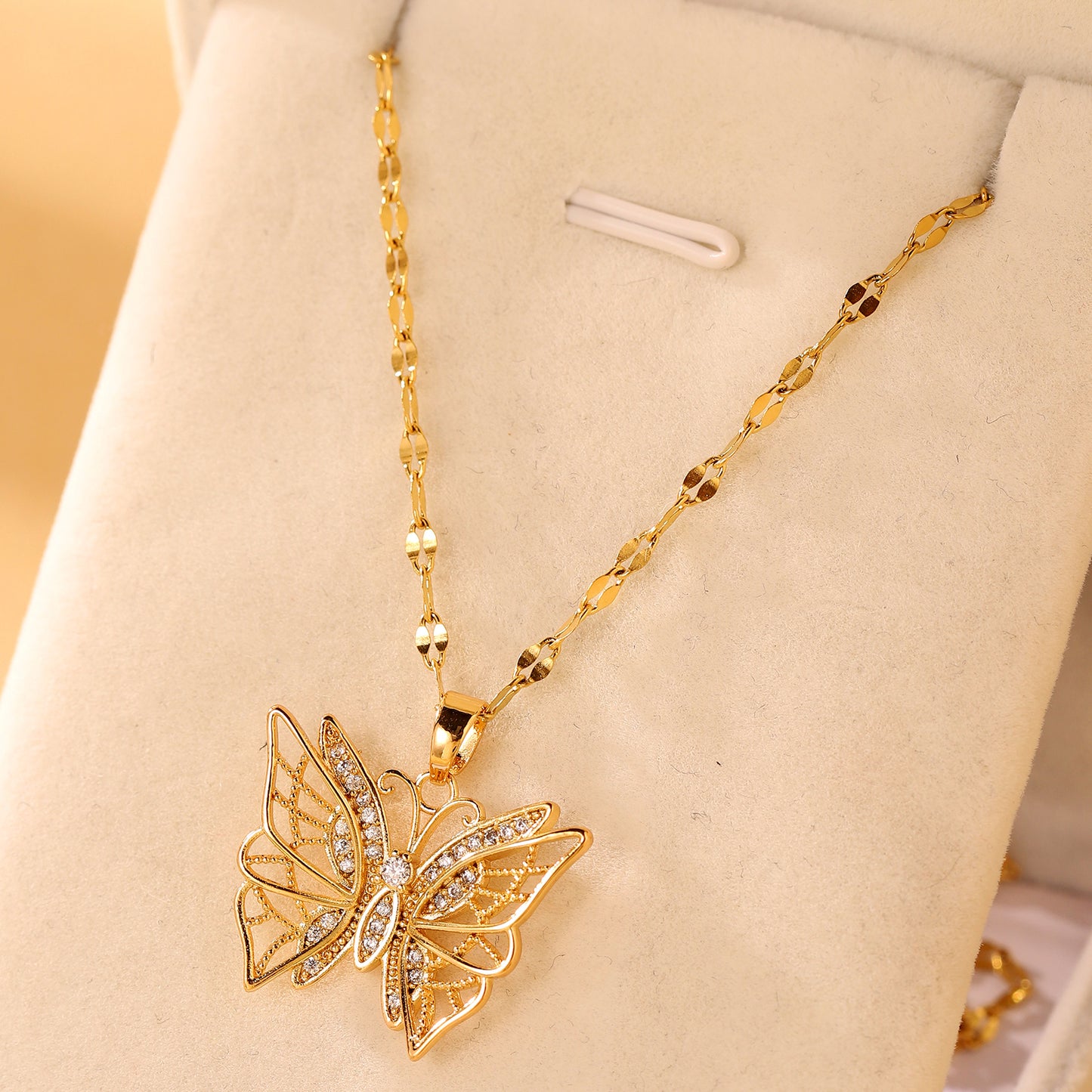 Hollow Zircon Butterfly Necklace For Women